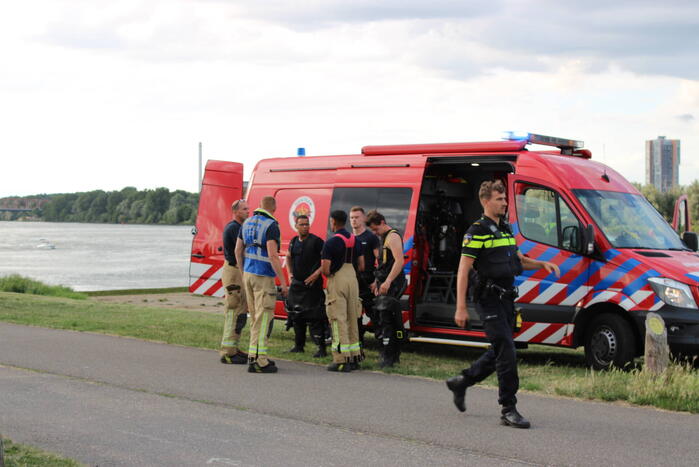 Grote inzet hulpdiensten na melding persoon te water