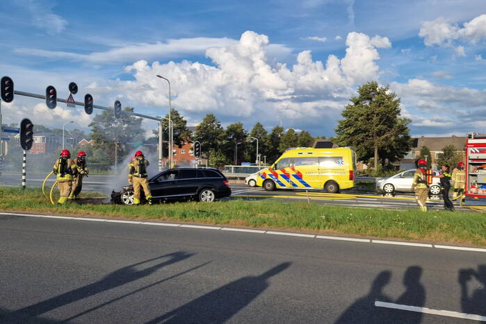 Personenwagen verwoest door brand