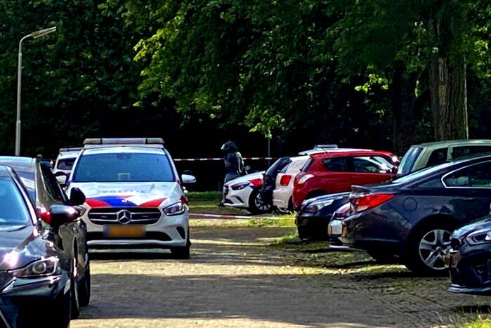 Arrestatieteam maakt zich klaar voor inval in woning