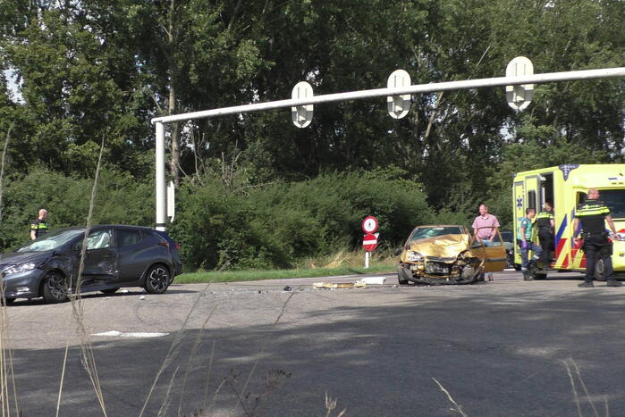 Gewonde bij flinke aanrijding