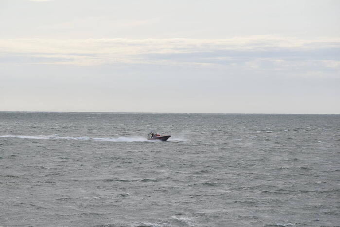 Grote zoekactie naar vermiste surfer rondom Oosterscheldekering