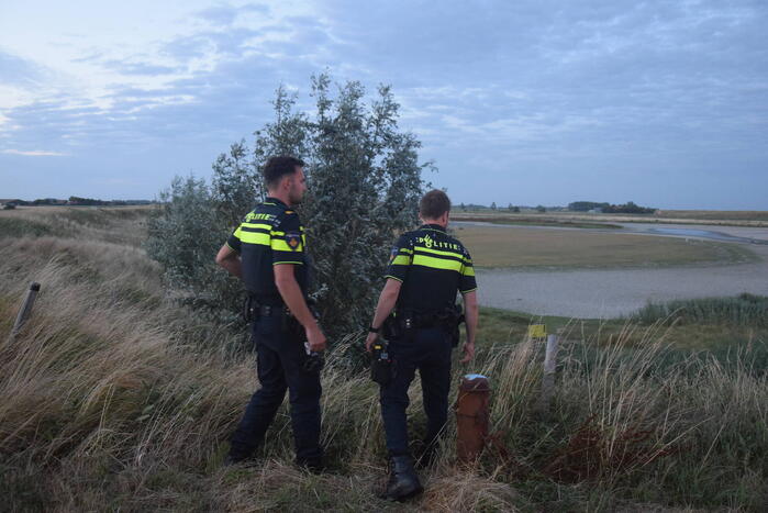 Motorrijders vliegen uit bocht