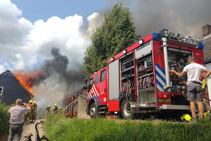 Brand slaat over na zorgboerderij
