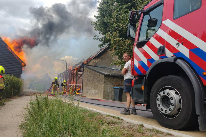 Brand slaat over na zorgboerderij