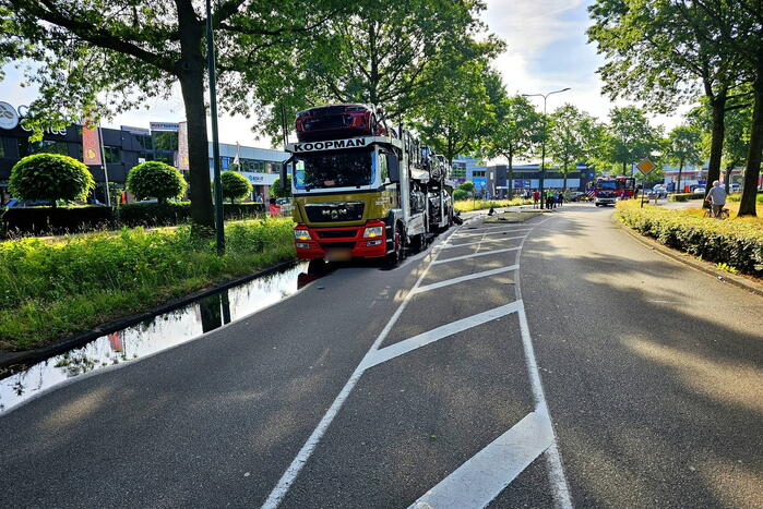 Vrachtwagen lekt honderden liters diesel na botsing