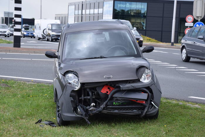 Voertuigen in botsing op kruising