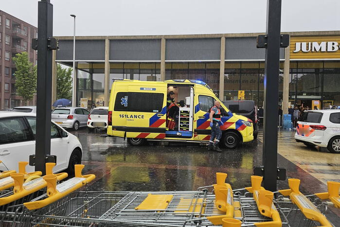 Traumahelikopter ingezet voor incident in supermarkt