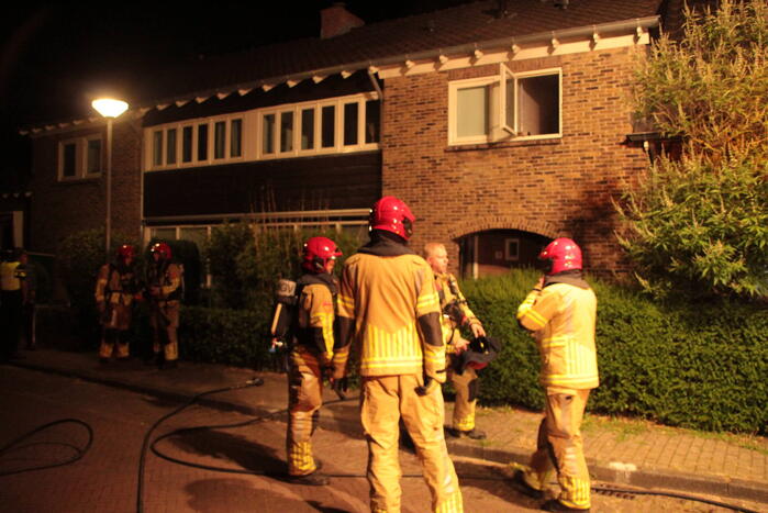 Flinke rookontwikkeling na brand in woonkamer