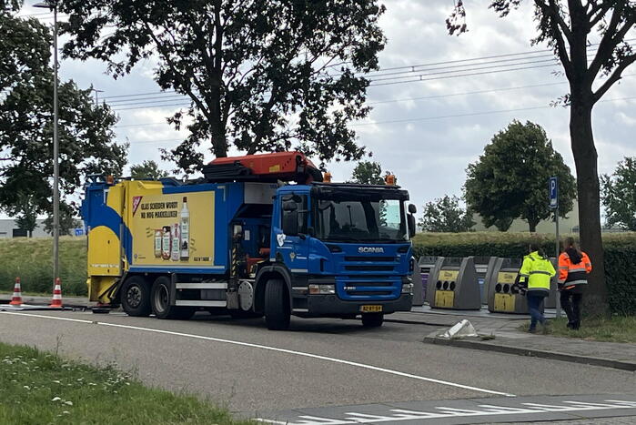 Hulpdiensten ingezet voor lekkende vloeistof uit vuilniswagen