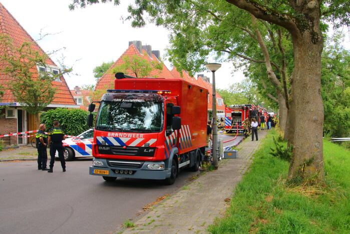 Gasfles ontploft bij brand in schuur