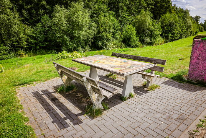 Antisemitisme leuzen met hakenkruis aangetroffen