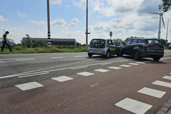 Twee auto's met elkaar in botsing