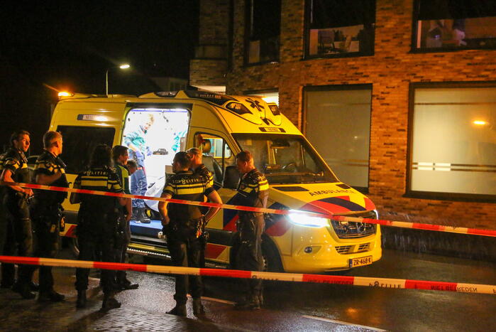 Twee gewonde na steekincident in woning, ook 20-jarige verdachte gewond