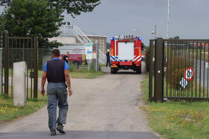 Grote brand op terrein van rioolwaterzuivering