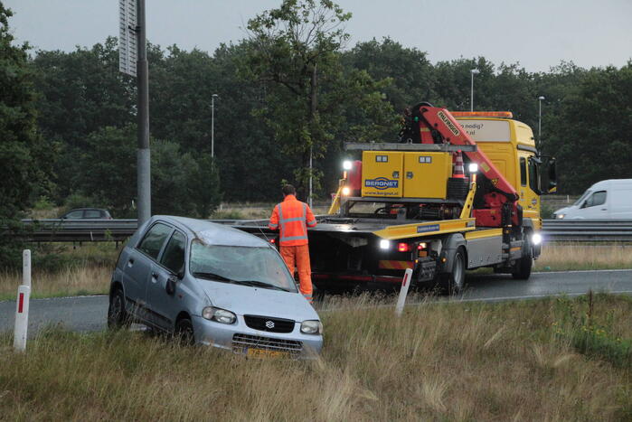 Auto slaat over de kop op toerit