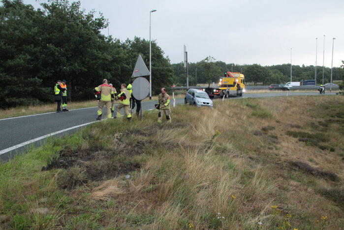 Auto slaat over de kop op toerit