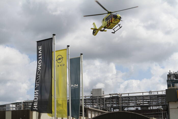 Persoon valt van hoogte en raakt zwaargewond