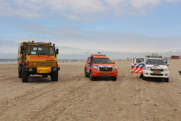Traumahelikopter landt op het strand
