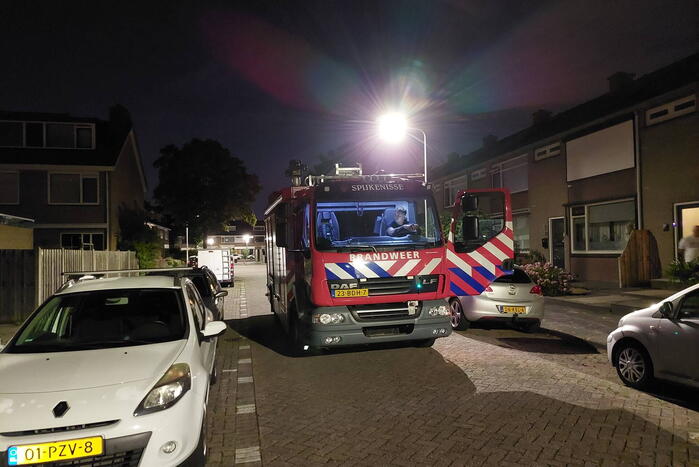 Persoon in brand door steekvlam