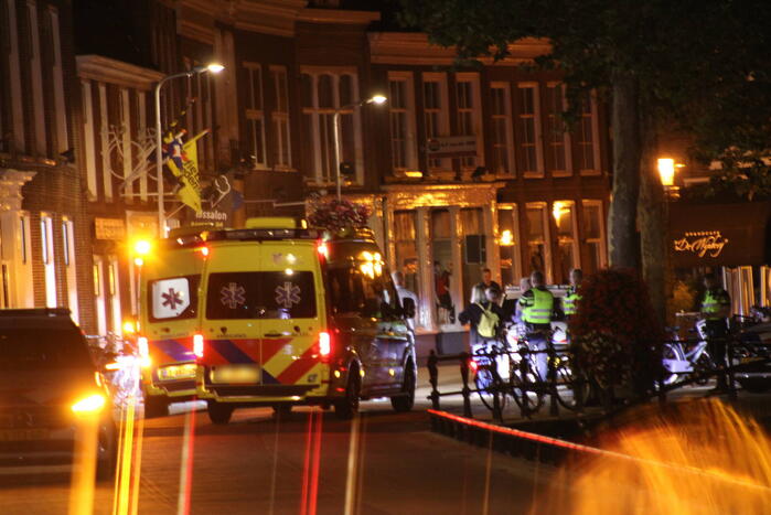 Twee fietsers botsen op elkaar