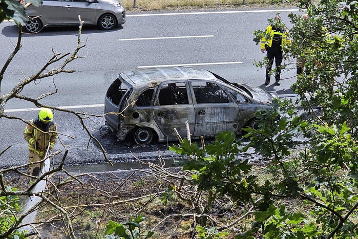 Snelweg dicht vanwege autobrand