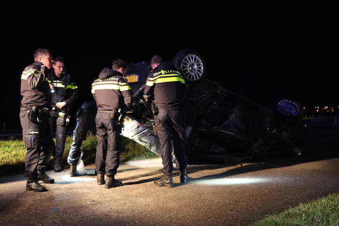 Wrak aangetroffen in sloot, bestuurder verlaat plaats van ongeval