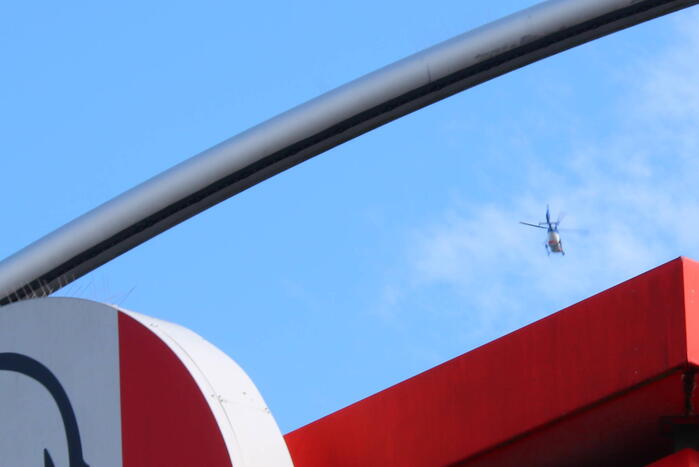 Politiehelikopter zoek naar overvaller KFC