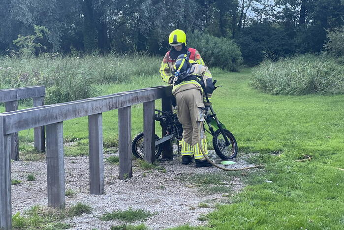 Crossbrommer gaat in vlammen op