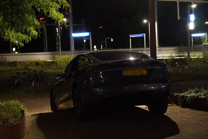 Dronken bestuurder rijdt van trap af