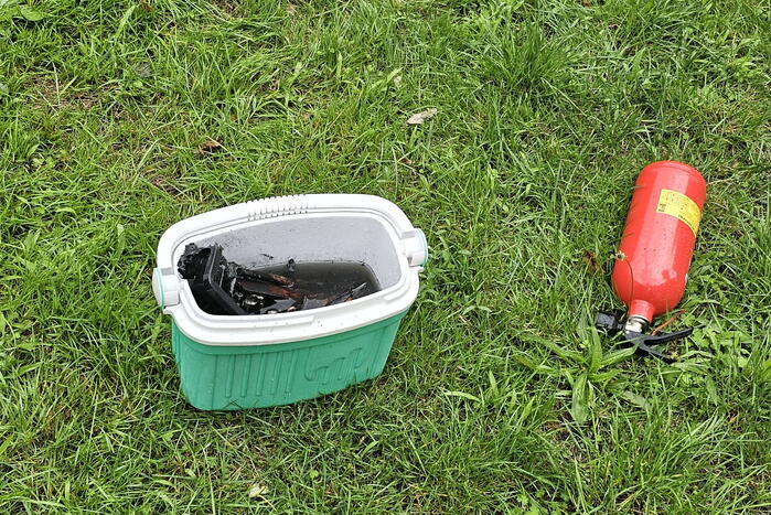 Brand op zolder van woning door accu