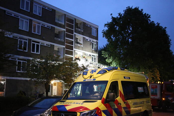 Persoon gewond na incident in flatwoning