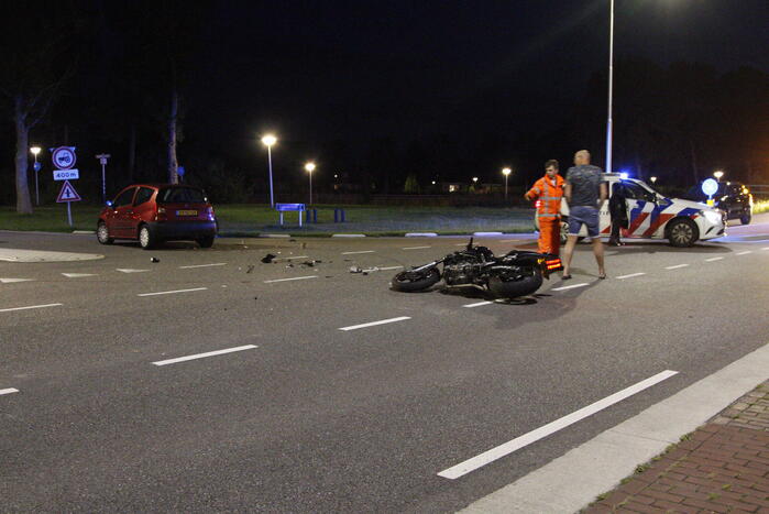 Motorrijder gewond bij botsing met auto