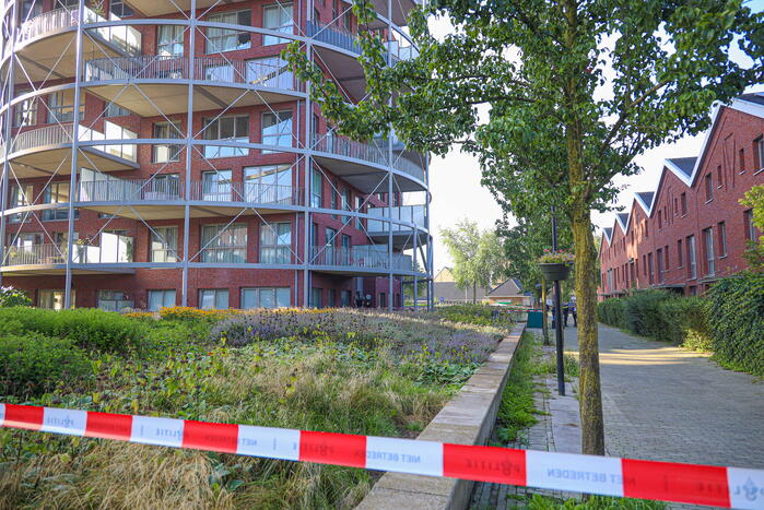 Schade na explosie bij appartementencomplex