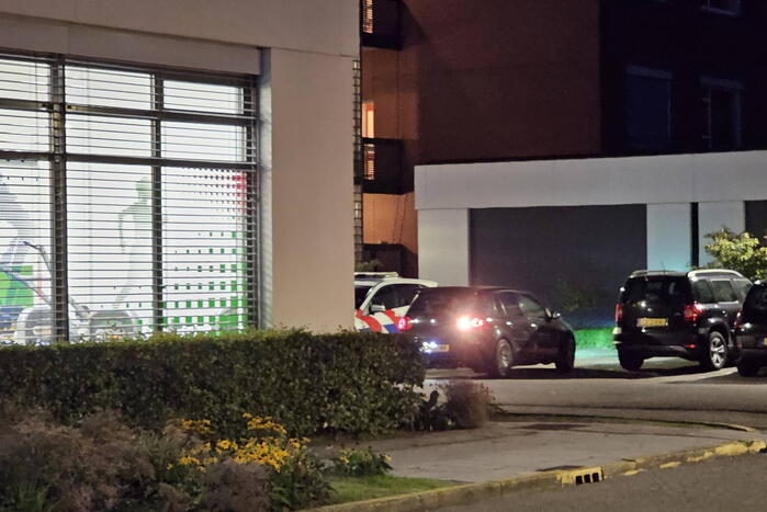 Politie onderzoekt mogelijk steekincident bij ziekenhuis