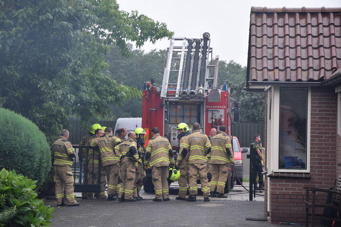 Uitslaande brand in houtverwerkingsbedrijf