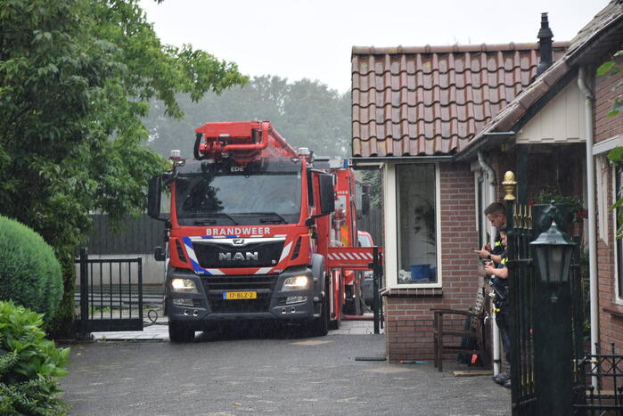 Uitslaande brand in houtverwerkingsbedrijf