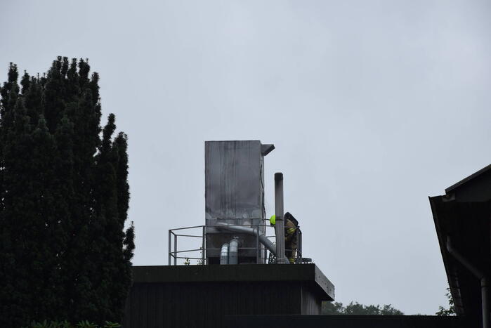 Uitslaande brand in houtverwerkingsbedrijf