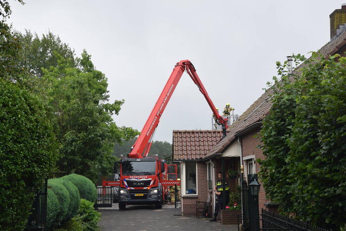 Uitslaande brand in houtverwerkingsbedrijf