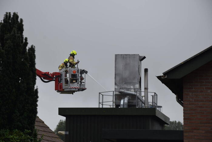Uitslaande brand in houtverwerkingsbedrijf