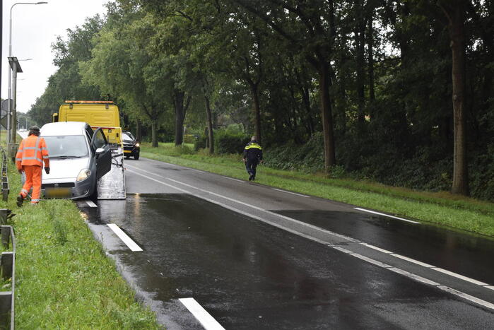 Eenzijdige aanrijding tegen wegafscheiding