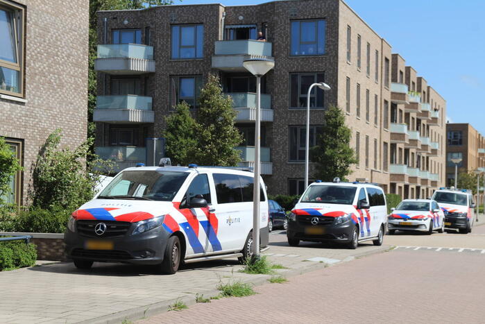 Grote politieinzet in woonwijk