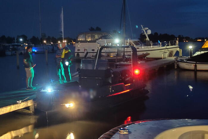 Boot mogelijk omgeslagen op water
