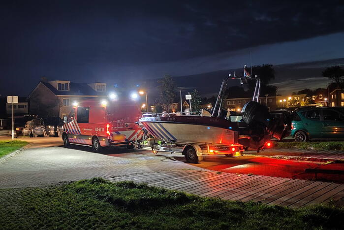 Boot mogelijk omgeslagen op water