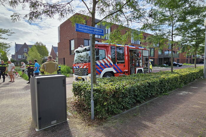 Bewoner gecontroleerd op inademen van rook bij keukenbrand