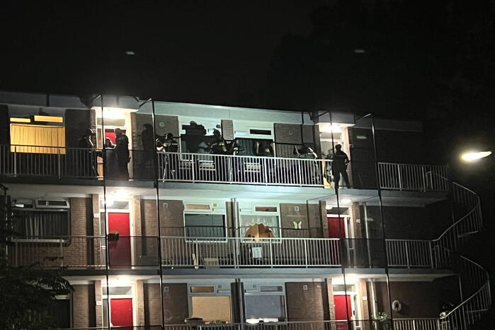 Meerdere aanhoudingen na inval in flatwoning