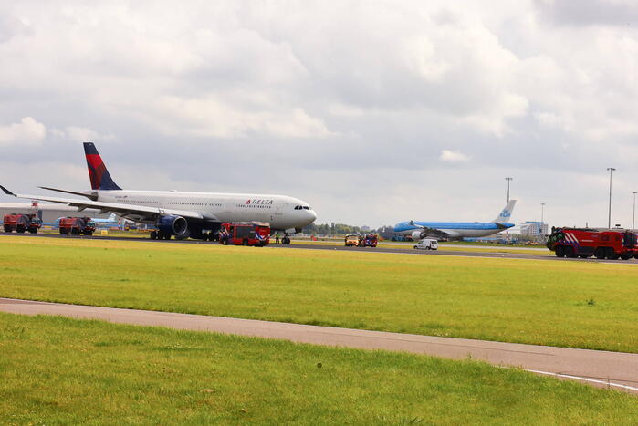 Grote brandweerinzet voor vliegtuig