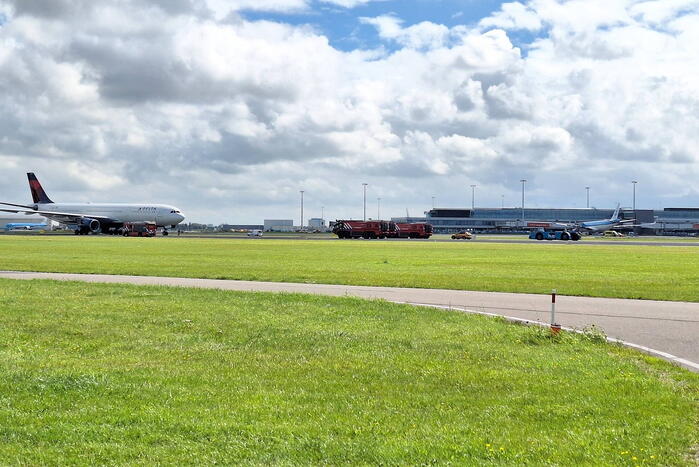 Grote brandweerinzet voor vliegtuig