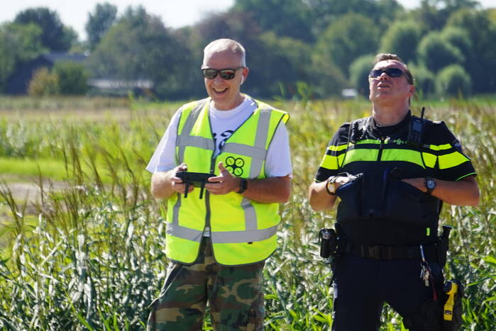Grote zoekactie na aantreffen step bij pont over water
