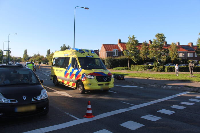 Scooterrijder ernstig gewond na frontale aanrijding