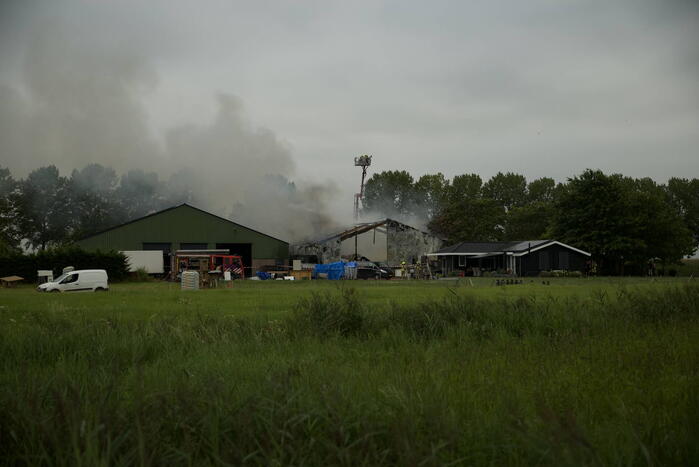 Boerderijwinkel verwoest door brand